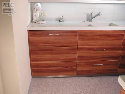 Umístění myčky nenarušuje celkový design.
