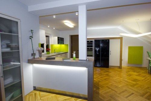 Podsvětlený bar. 